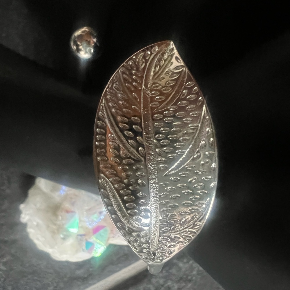 Silver Leaf adjustable bangle - Picture 8 of 16